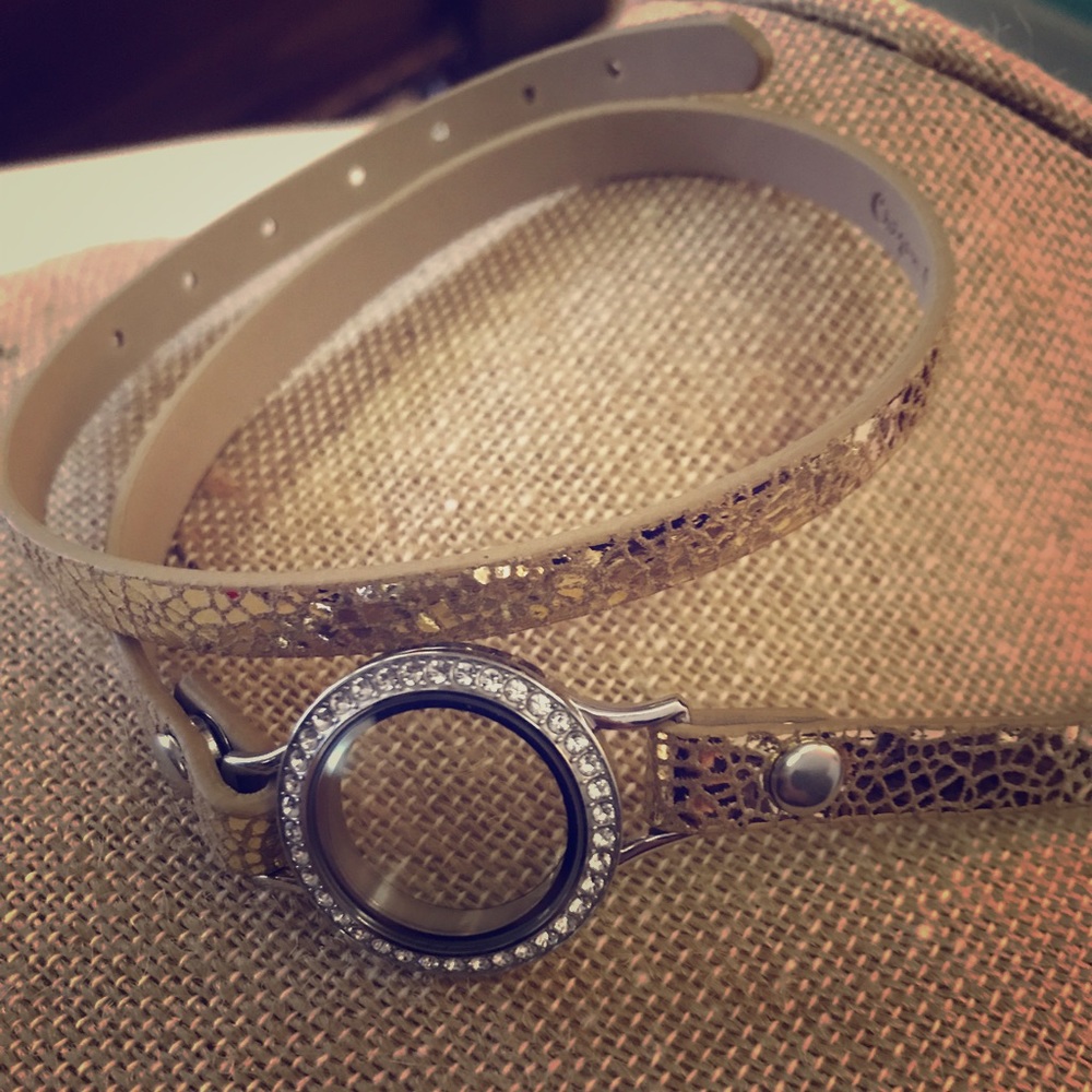 Origami Owl Metallic silver locket